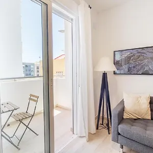 https://moderno-apartamento-urbano-en-barrio-histrico-2i.in-canary-islands.com